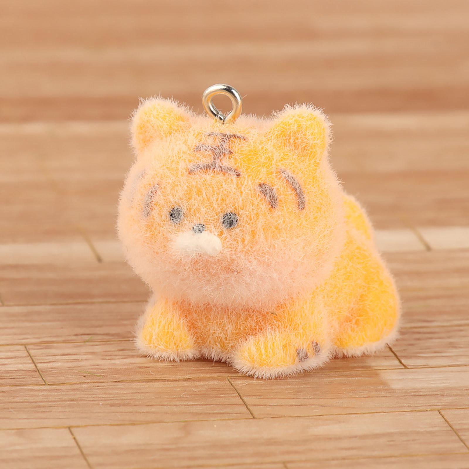 

Resin Flocking Cute Three-dimensional Keychain Pendant Car Key Chain Pendant Bag Pendant One Size білий