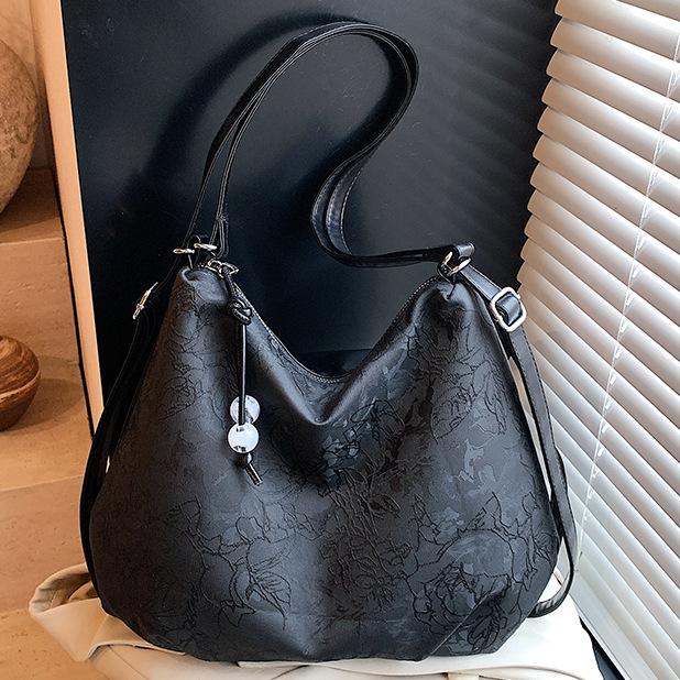 New Chinese style national style bag women's large capacity 2025 summer new fashion shoulder bag double shoulder commuter tote bag