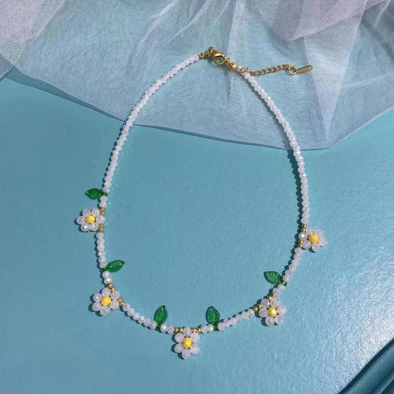 Colorful Daisy Flowers Beaded Choker Necklace Handmade Charm Clavicle Choker Necklace for Women Summer Beach Boho Jewelry