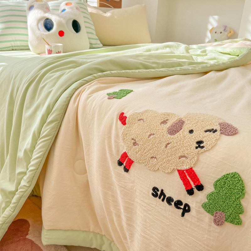 Hello Kitty 2026 Summer Quilt Set: New Style, Air Conditioning Compatible, Machine Washable, Single Student Four-Piece.
