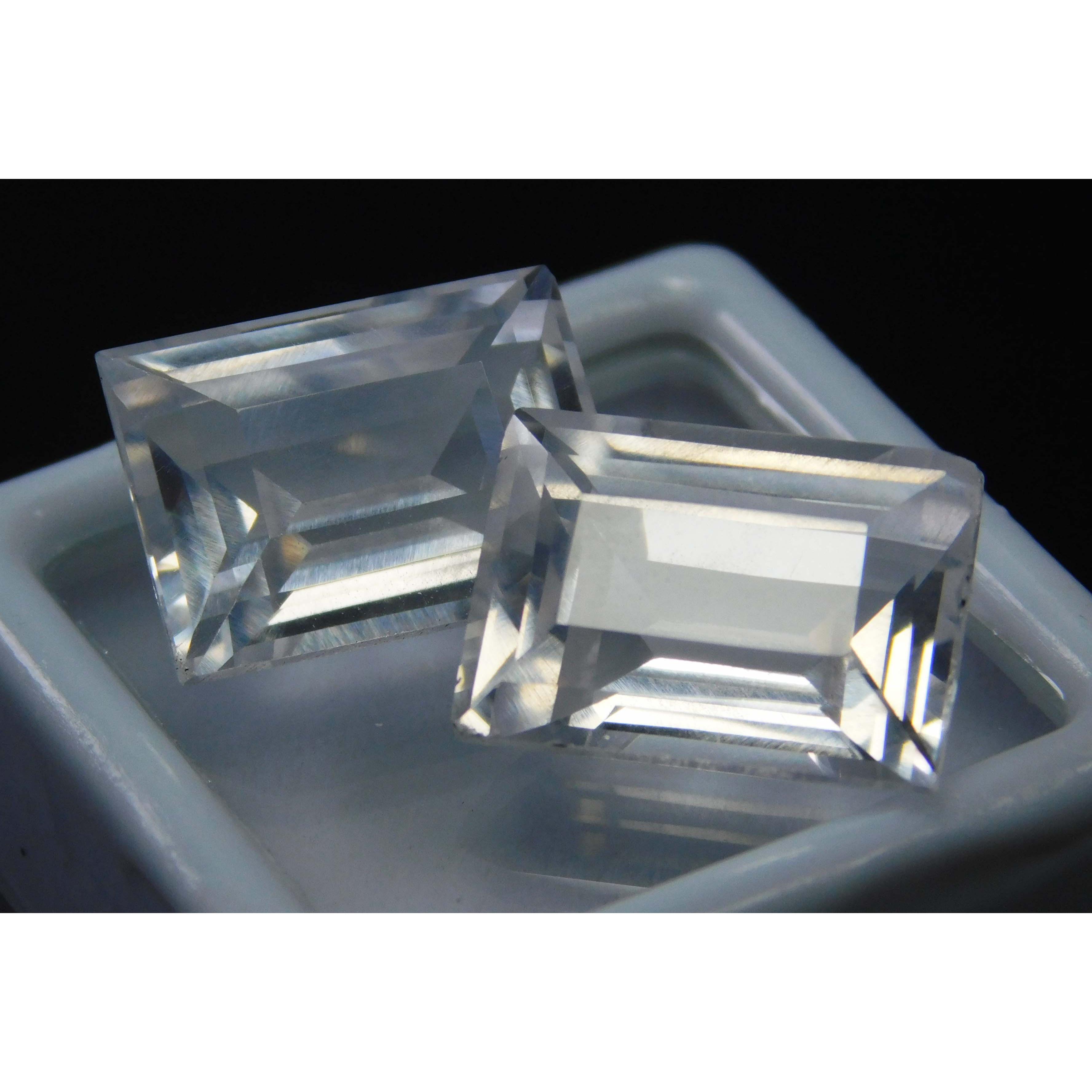 

22.55 Карат Смарагдовий Огранки Натуральний Білий Сапфір СЕРТИФІКОВАНИЙ Пара Сирих Дорогоцінних Каменів A-2185 14 mm each approx білий