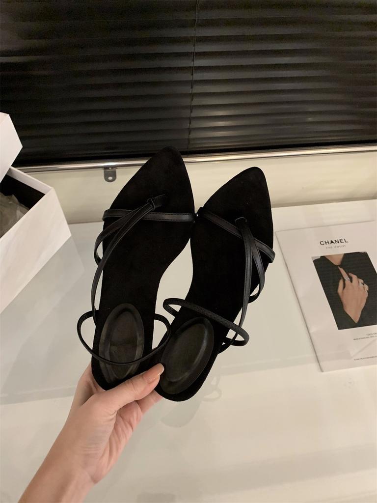 Blockabsatz silber spitze Zehenpartie dünne Riemchensandalen Feenschuhe 2025 neuer Sommer mit Rock Zehenschuhe