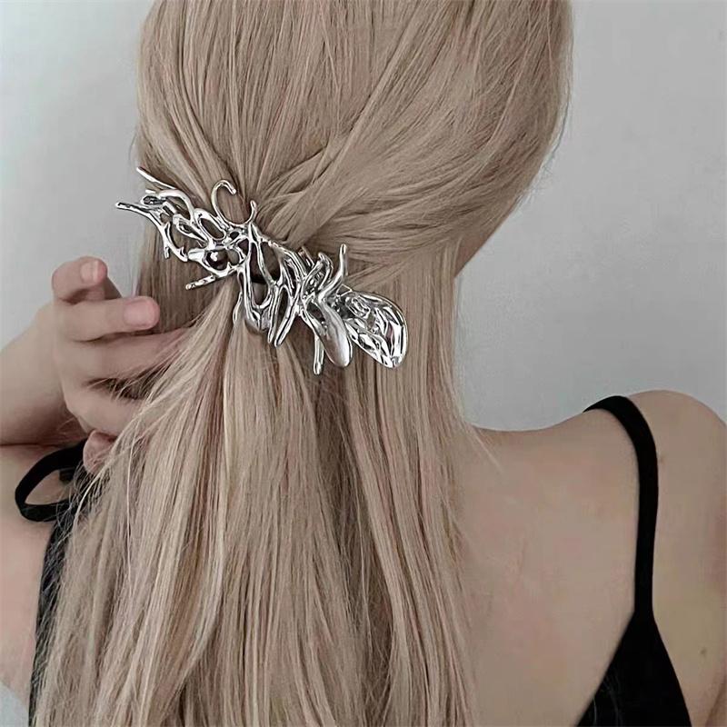 Y2K Geometric Women Hair Claw Clip Large Metal Shark Hair Clips Personality Nonslip Girls Grab Clamps Hair Accessories