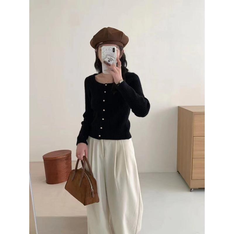 Design Sense Square Neck Pit Strip Long Sleeve Knitted Sweater Button Cardigan Age Reducing Small Jacket Women