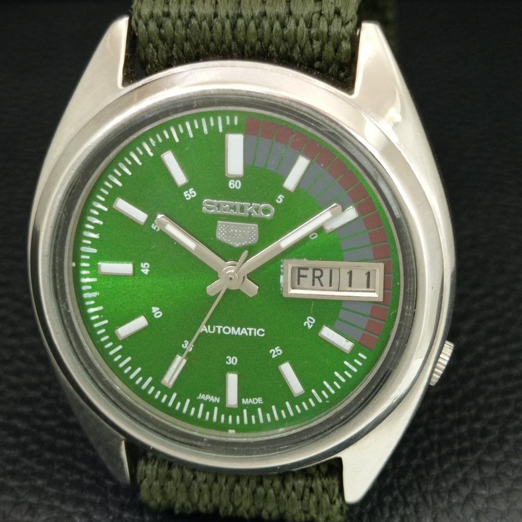 VINTAGE SEIKO 5 AUTOMATIC 7009A JAPAN MENS GREEN COLOR DIAL WATCH a708732-1