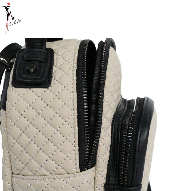 

Рюкзак из искусственной замши ODM плюс большая вместимость нишевый замшевый мужской и женский рюкзак OEM can be customized on demand серебряный