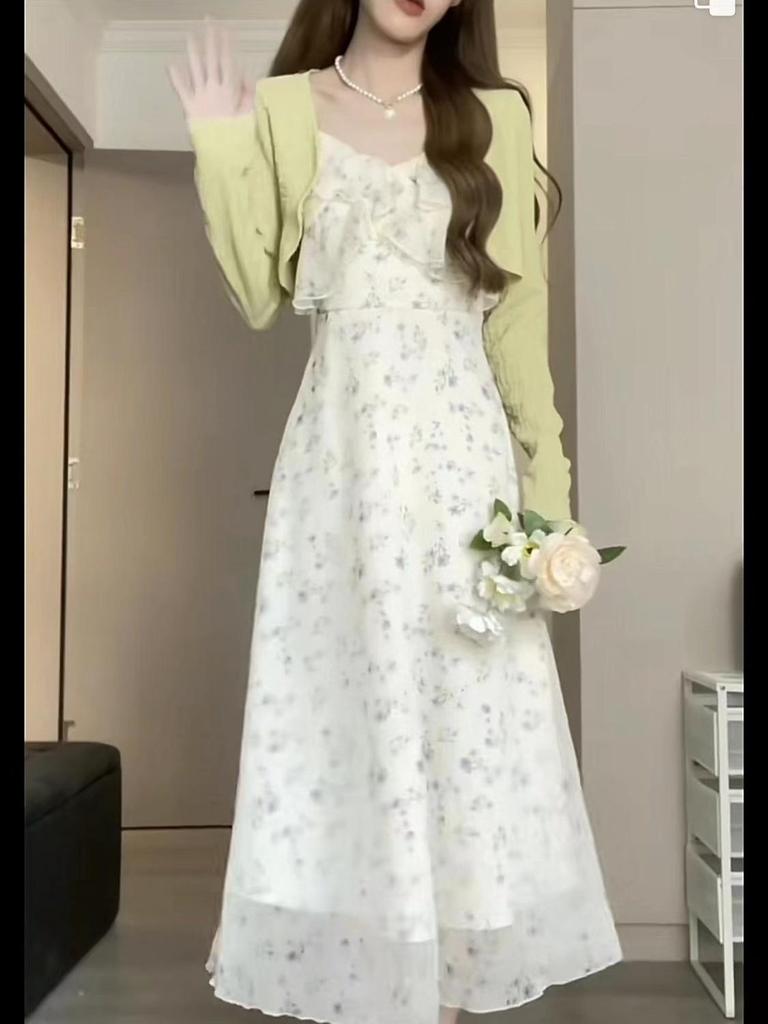 Elegant Floral Suspender Skirt: French Retro Slim V-Neck Dress, This Year's Trendy Sweet Women's Fashion