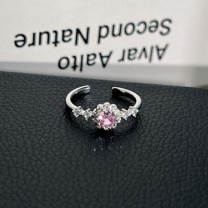 Geometric light luxury, high-end sense, thin ring, personalized opening ring, Japan and South Korea cross-border simple micro-inlaid four-leaf