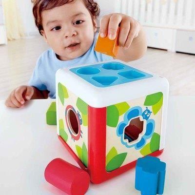 Jouet éducatif - hape - boite à forme cube - multicolore - pour bébé de 12 mois et plus