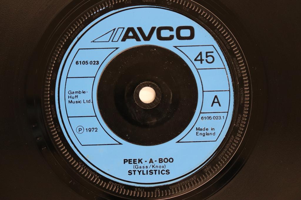7inch Record STYLISTICS - Peek-a-boo / If You Don't Watch Out 6105023 Avco 1973 UK Soul/Funk Used
