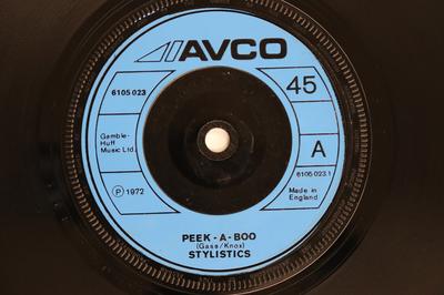 7-Zoll Schallplatte STYLISTICS - Peek-a-boo / If You Don't Watch Out 6105023 Avco 1973 UK Soul/Funk Gebraucht