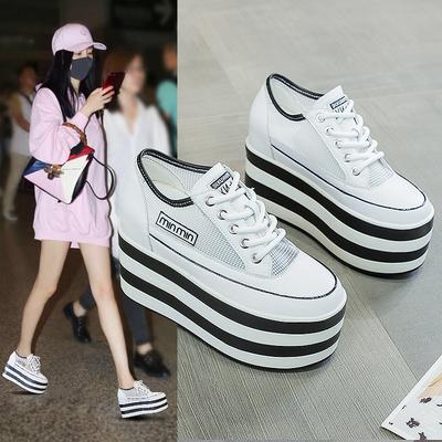 Zapatos muffin mujer verano nuevo aumento de altura interior malla transpirable zapatos de mujer cómodos y finos plataforma de tacón súper alto casuales tendencia