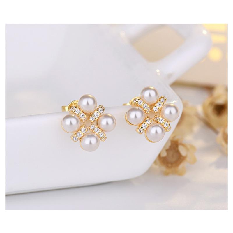 Elegant Fashion Floral Pearl 925 Silver Needle Stud Earrings For Women
