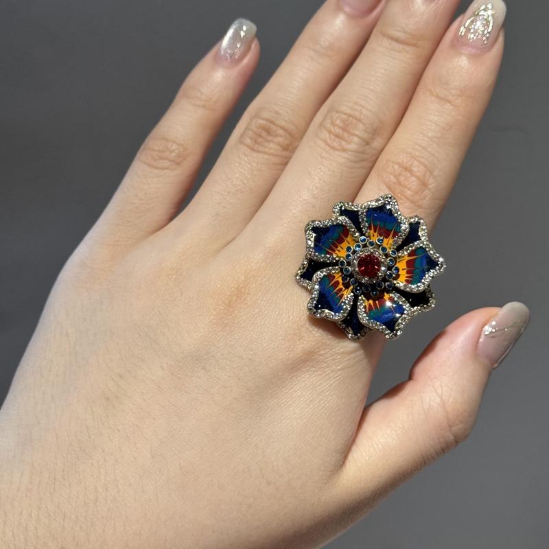 Antique Gold Color Flower Ring Decoration Woman Floral Luxury Rhinestones Enamel Vintage Jewelry Designer Valentine Day Gifts