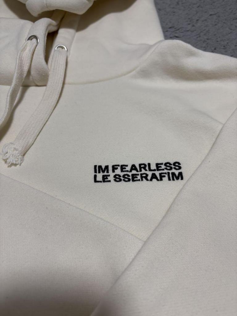 [USED] LE SSERAFIM × MURUA Collaboration Fleece-Lined Loose Hoodie In White
