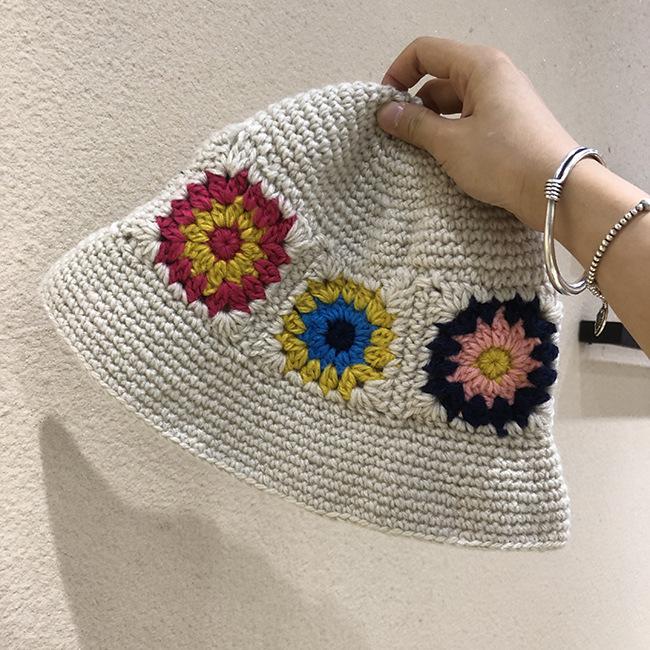 Handgestrickter Blumen-Bucket-Hat für Damen, Herbst und Winter, vielseitig, großer Kopfumfang, Retro-Waschbeckenhut, Nischen-Wollhut