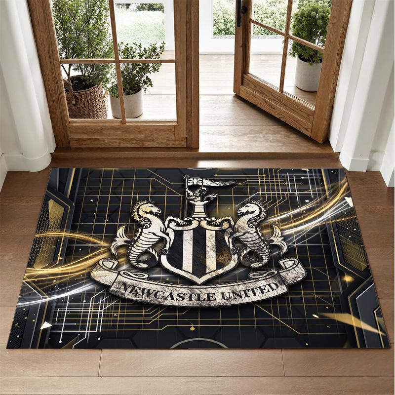 Dywan z kryształowego aksamitu z wzorem piłkarskim Newcastle United Miękki dekoracyjny dywanik do sypialni, przedpokoju