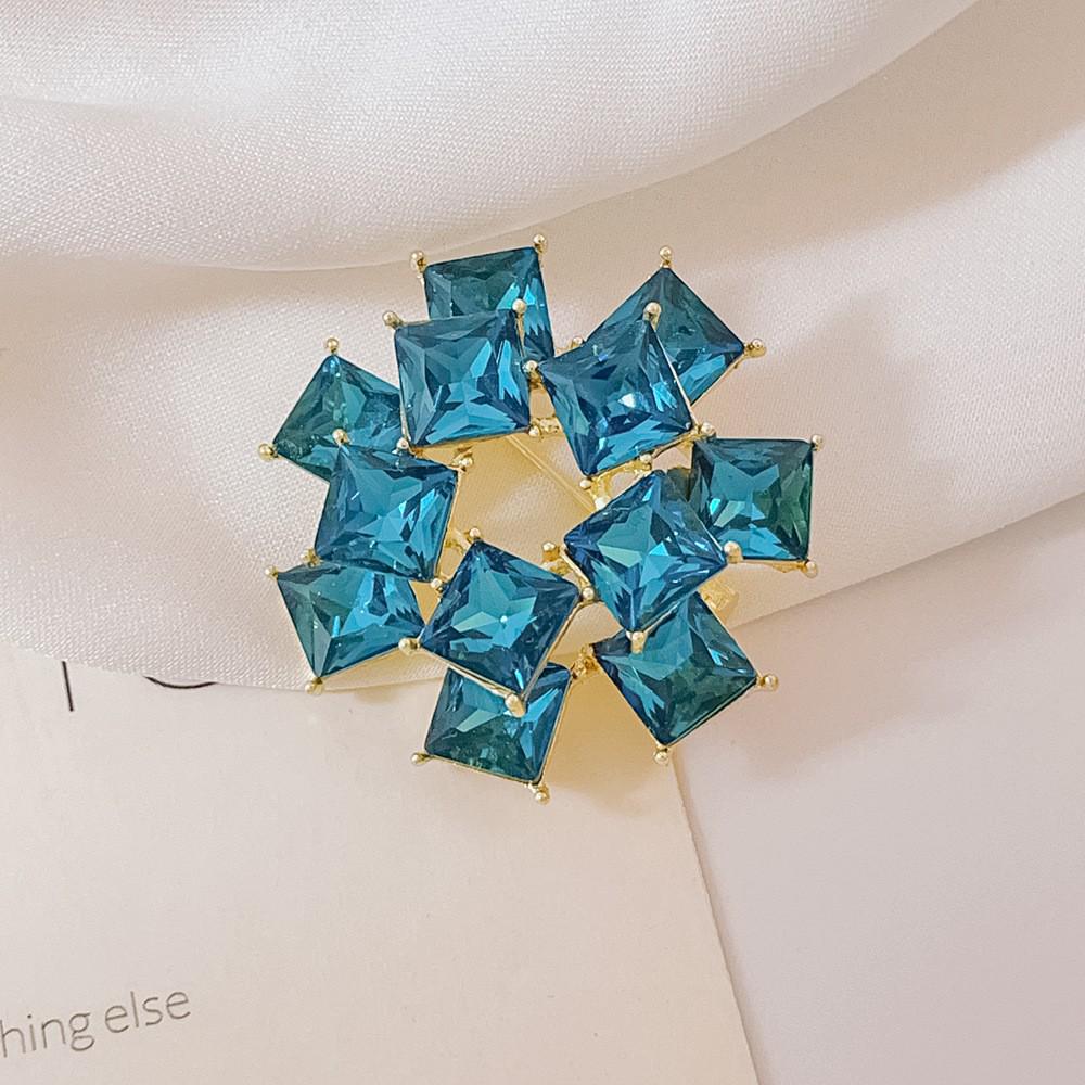 High-End Pearl & Rhinestone Butterfly Brooch for Women's Fashion Suits and Scarves