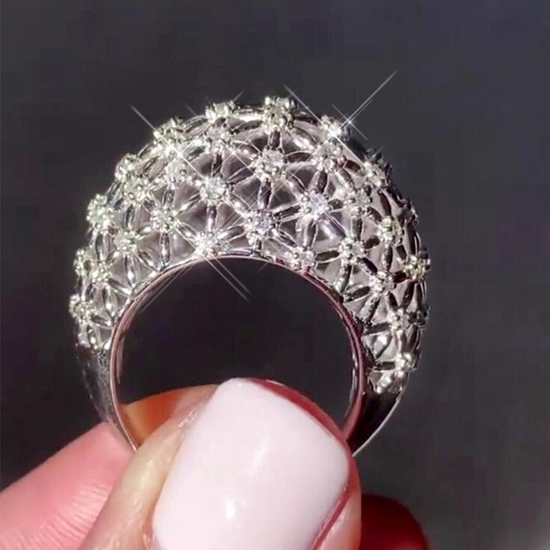 Huitan Gorgeous High-quality Finger Ring Female Party Jewelry with Bright Zirconia Luxury Noble Lady Anniversary Accessories