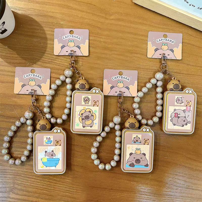 Porte-clés Puzzle Capybara Huarong Road:  Pendentif de Cartable Capybara Mignon et Petit Cadeau