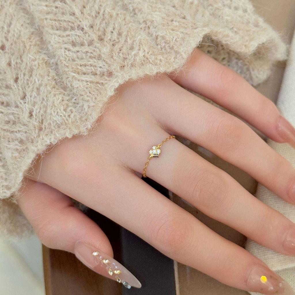 Eleganter verstellbarer Fünf-Blatt-Blumen Zirkon-Kettenring, S925 Sterlingsilber mit 18K Golddesign.