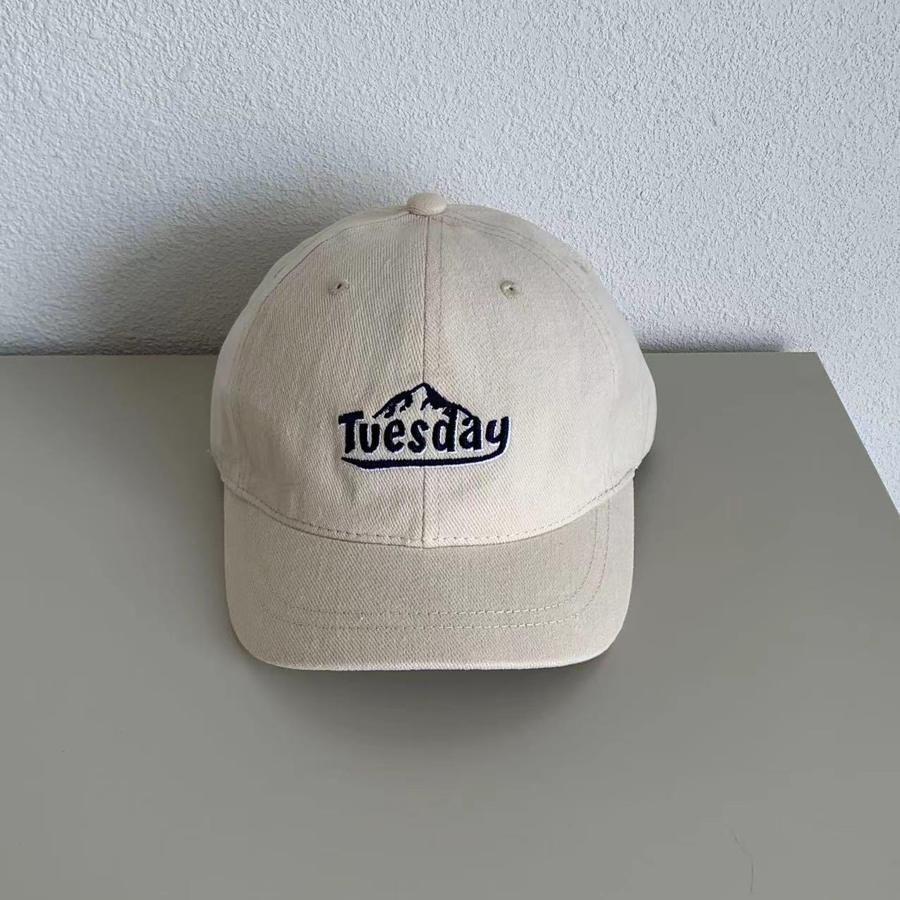 

American Letter Embroidered Short Brim Baseball Cap Men Ami Kaji Retro Casual Sun Hat Women Street Versatile Hat M（56-58cm）