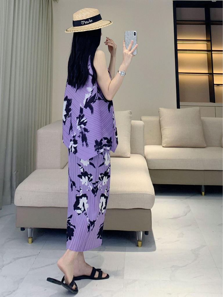 2025 Women's Elegant Floral Two-Piece: Casual Loose Top & Plus Size Midi Skirt