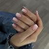 Uñas Postizas Gradiente Blanco Leche - Puntas de Uñas Cortas Portátiles, Sencillas, Elegantes y Desmontables