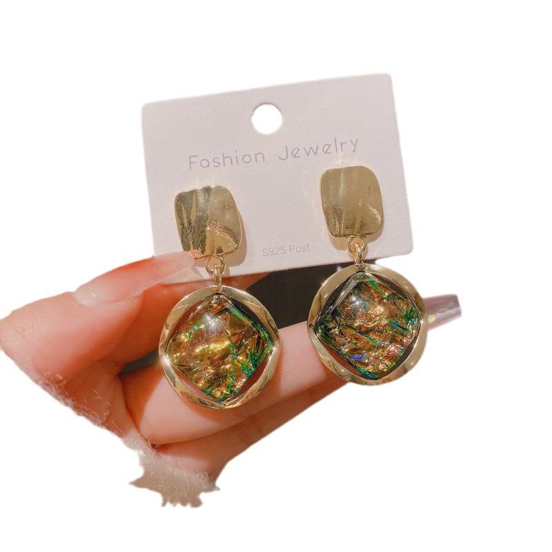 Medieval-Style Green Diamond Resin Earrings: Fashionable, Personalized, and Luxurious.