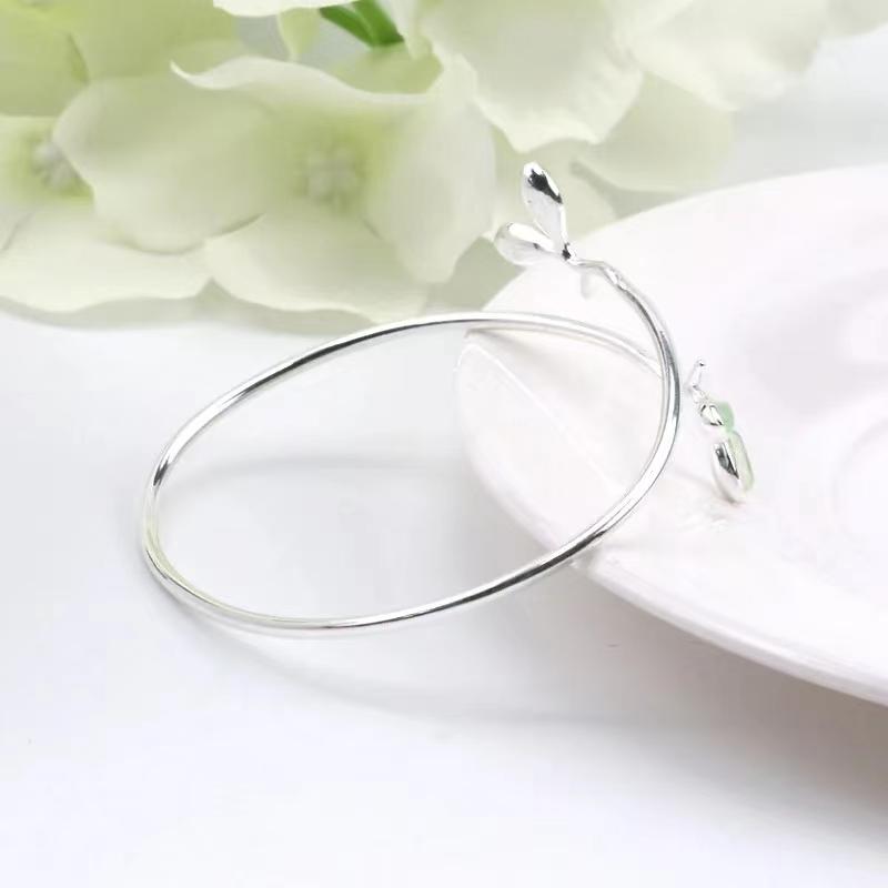 Minimalist copper Color Green Leaf Open Bracelet Twigs Branch Shaped Chic Bracelet Women's Elegant Daily Wear Zircon