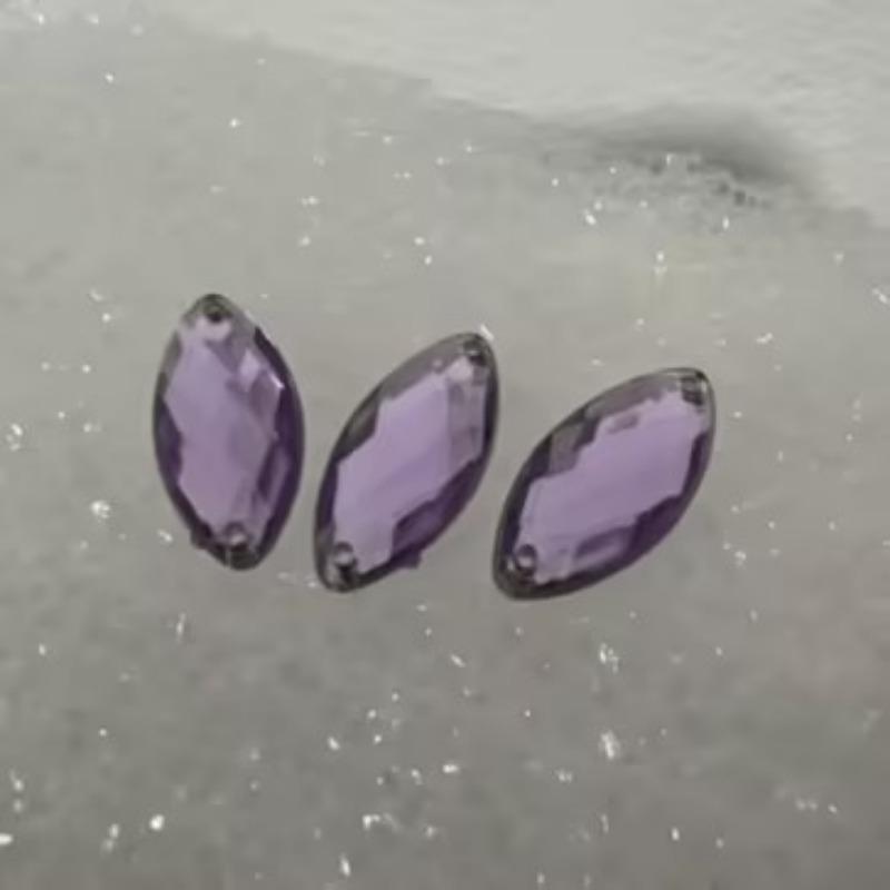 Handmade Beads Two Holes Flat Bottom Acrylic Drill Diy Costume Jewelry Accessories Horse Eye Shape Grid Surface Hand Sewing Drill Claw Drill Material