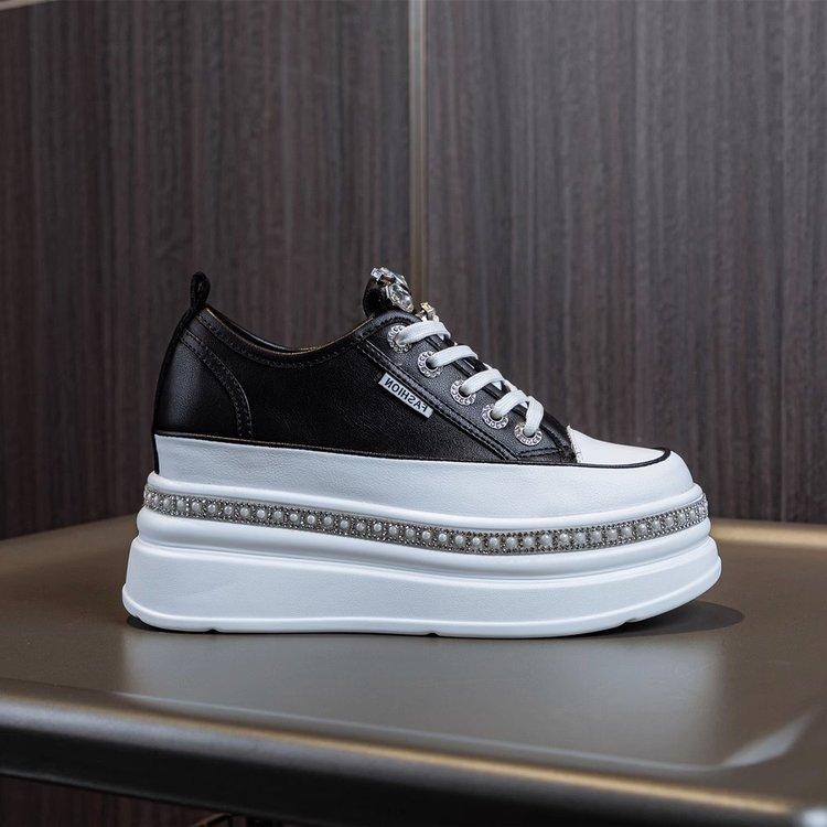 

Внутренние высокие белые туфли женские весенние и осенние туфли на толстой подошве с кисточками спортивные туфли со стразами 35 чёрный