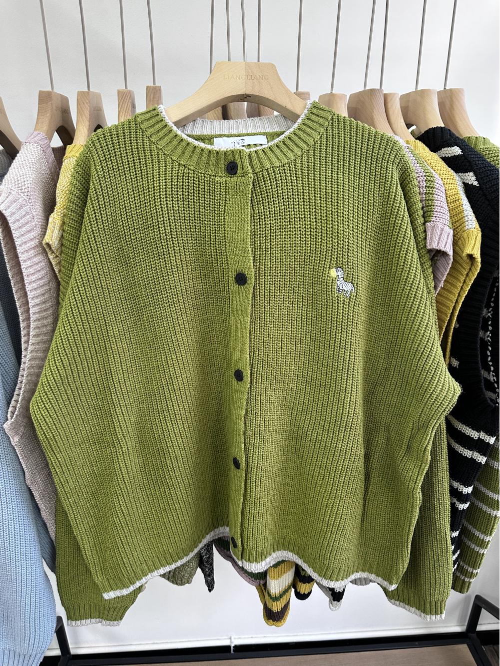 

Кардиган крупной вязки в корейском стиле колор-блок от Xiao Wang 19377 - Большой размер, Свободный стиль, Имитация двойки One Size мох зеленого