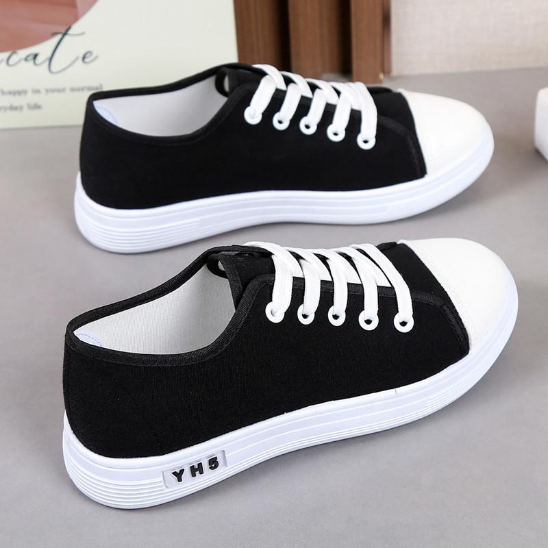 Women'S Breathable Casual Sneakers - Summer White & Black Low-Top Lace-Up Shoes with Rubber Sole, Fabric Lining, and Plain Toe Design for Casual Attir