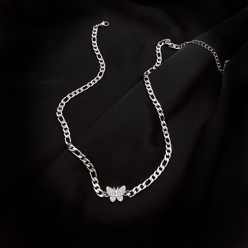 

Fashion Trendy Brand Hip-Hop Rhinestone Butterfly Necklace Female Same Niche Design Simple Neck Jewelry