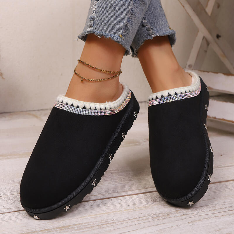 Fashion Luxury Glitter Warm Plush Outdoor Slippers Women 2025 Winter Soft Furry Metal Decoration Mules Slippers Suede Flat Heel Slides