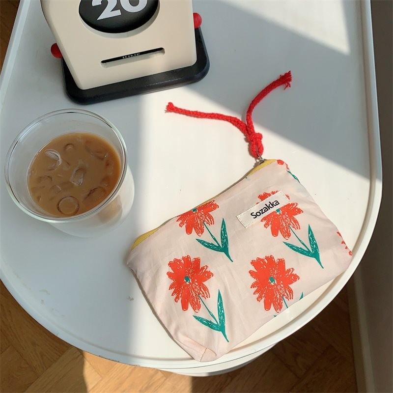 Stylish Japanese Colorful Drawstring Cosmetic Bag For Daily Use And Travel Storage