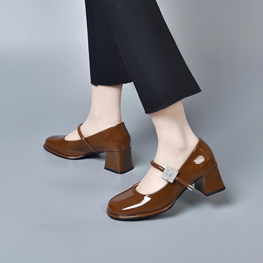 

Туфли-лодочки на высоком каблуке с круглым носком, женские, весенние, новые, с ремешком на подъеме, Мэри Джейн, квадратная пряжка, стразы, толстый каблук, модная обувь 40 коричневый