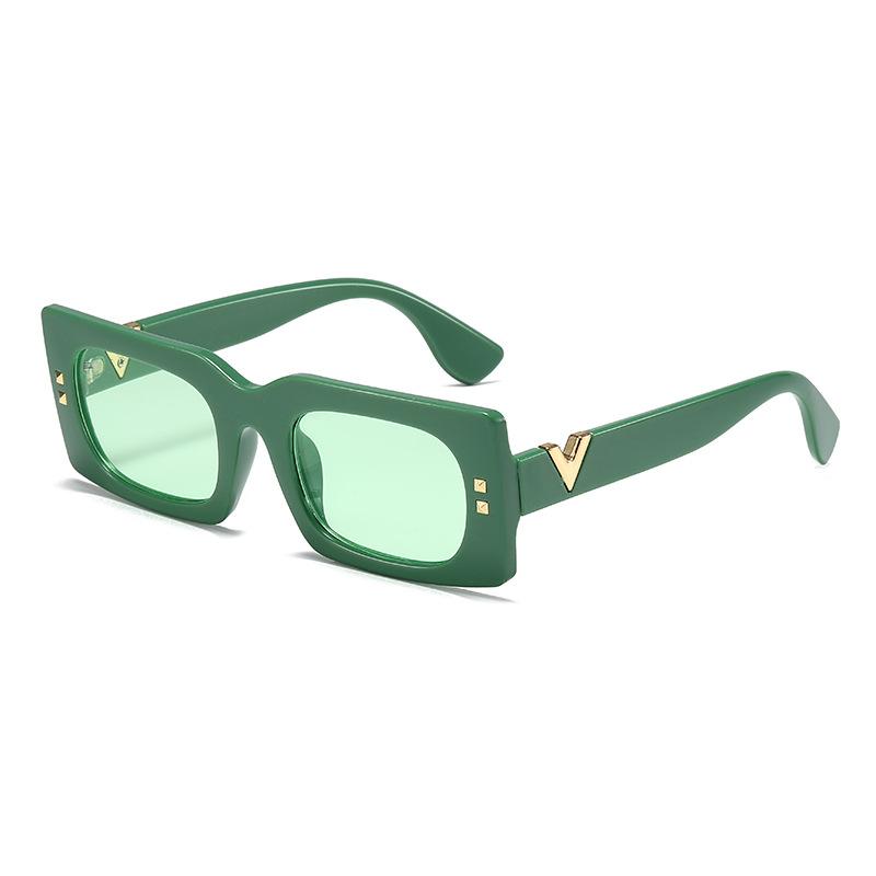Y2K Square Rivet Sunglasses Women Men Vintage Punk Hip Hop UV400 Luxury Designer Shades