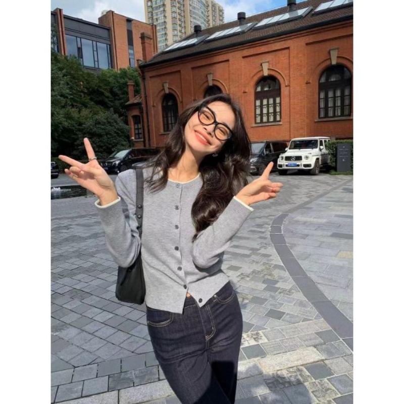 A New Knitted Cardigan for Women's Early Spring and Autumn, A Soft and Laid-back Style Top with A Round Neck and A High-end Look
