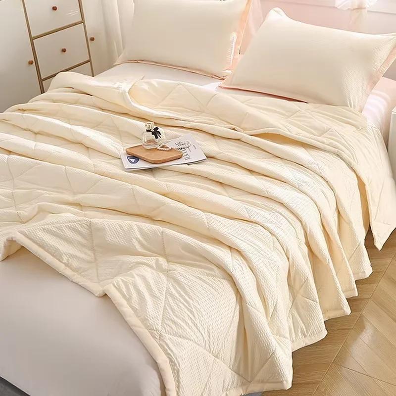

Trendy Hot - Season Bedding: Lightweight Single Summer Quilt, Breathable & Perfect for Air - Conditioned Rooms, College Students 150x200cm