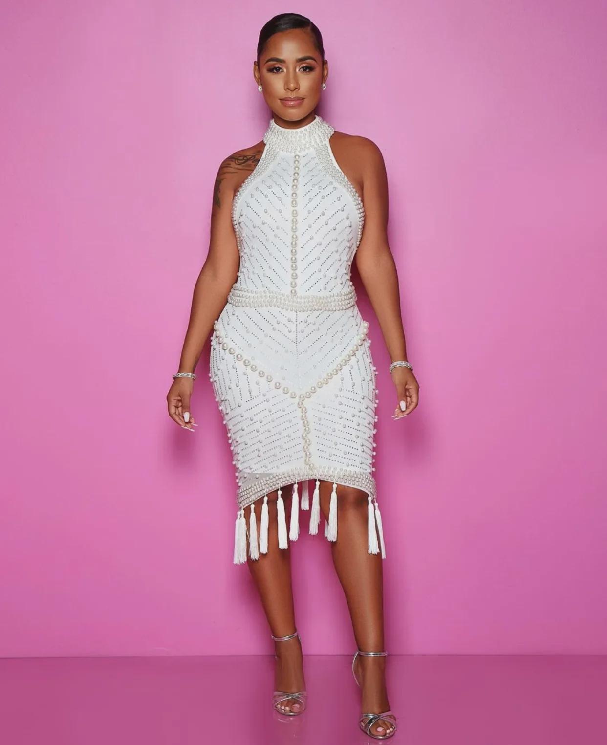 

Европейско-американская мода Холтер шеи без рукавов мини-платье с бисером и кисточками XL белый