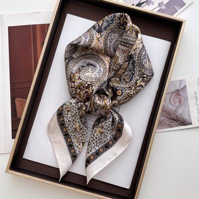 Accessori – Sciarpe e foulard
