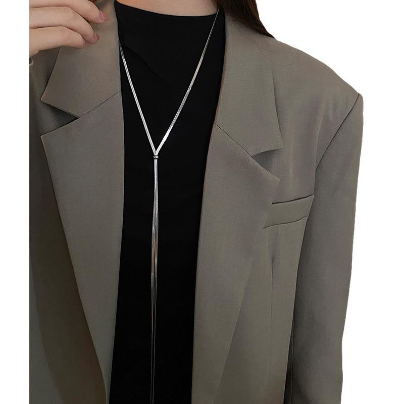 Golden Snake Bone Chain Titanium Steel Long Necklace For Women Spring Summer Light Luxury High-End Elegant Sweater Chain