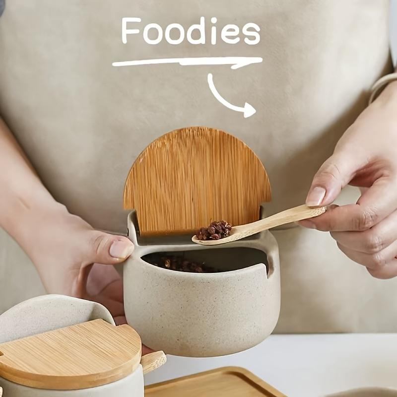 Japanese Style Ceramic Seasoning Jar Bamboo Lid Spice Jar With Spoon Kitchen Sugar Salt Spices Storage Box Household Container