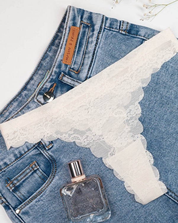 Бесшовные стринги из ажурного кружева ISSA Plus L beige