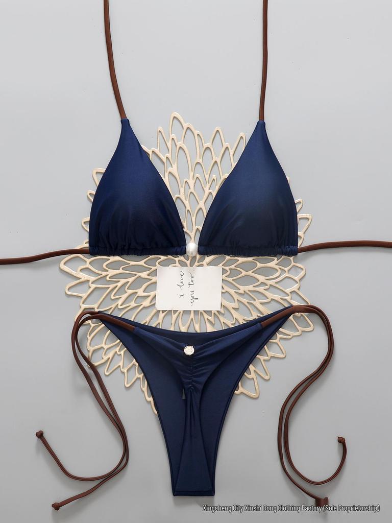 Europäisches einfarbiges Träger-Tanga-Bikini-Set 2026