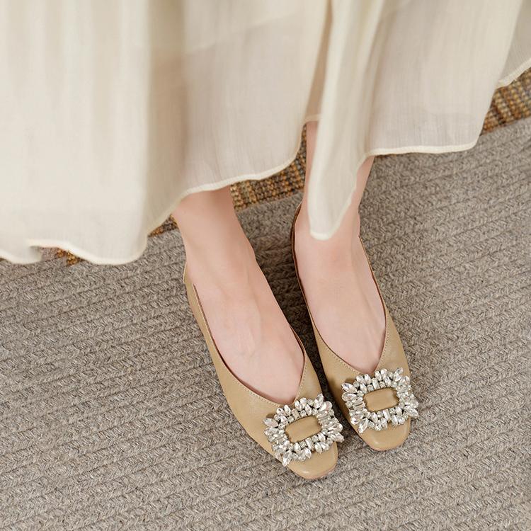 Water Diamond Buckle Flat Bottomed Shallow Mouth Square Toe Comfortable Soft Soled Bean Shoes