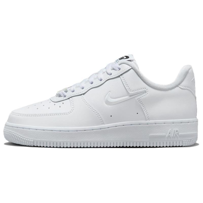 

Женские кроссовки Nike Air Force 1 Low 07 Se Just Do It Triple White FB8251-100 36.5