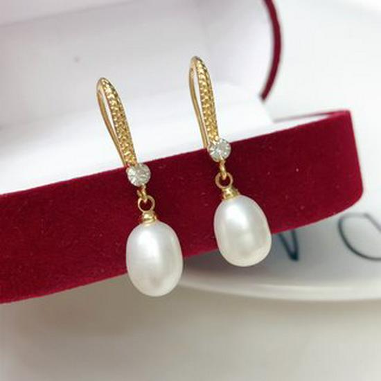 Unique Handmade Pearl Earrings: Exquisite, Versatile, and Stylish for Any Look.